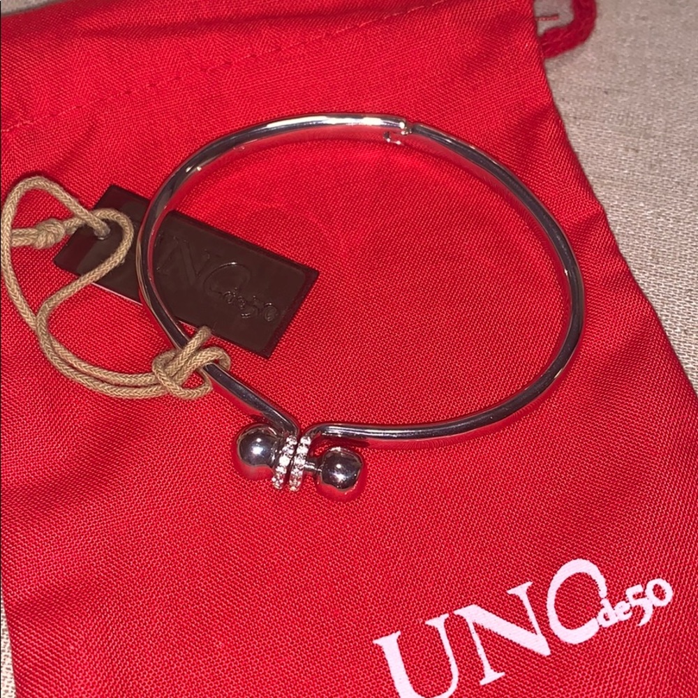 UNO de 50 1by ATTRACTION Silver Hinged Bracelet - Picture 4 of 9